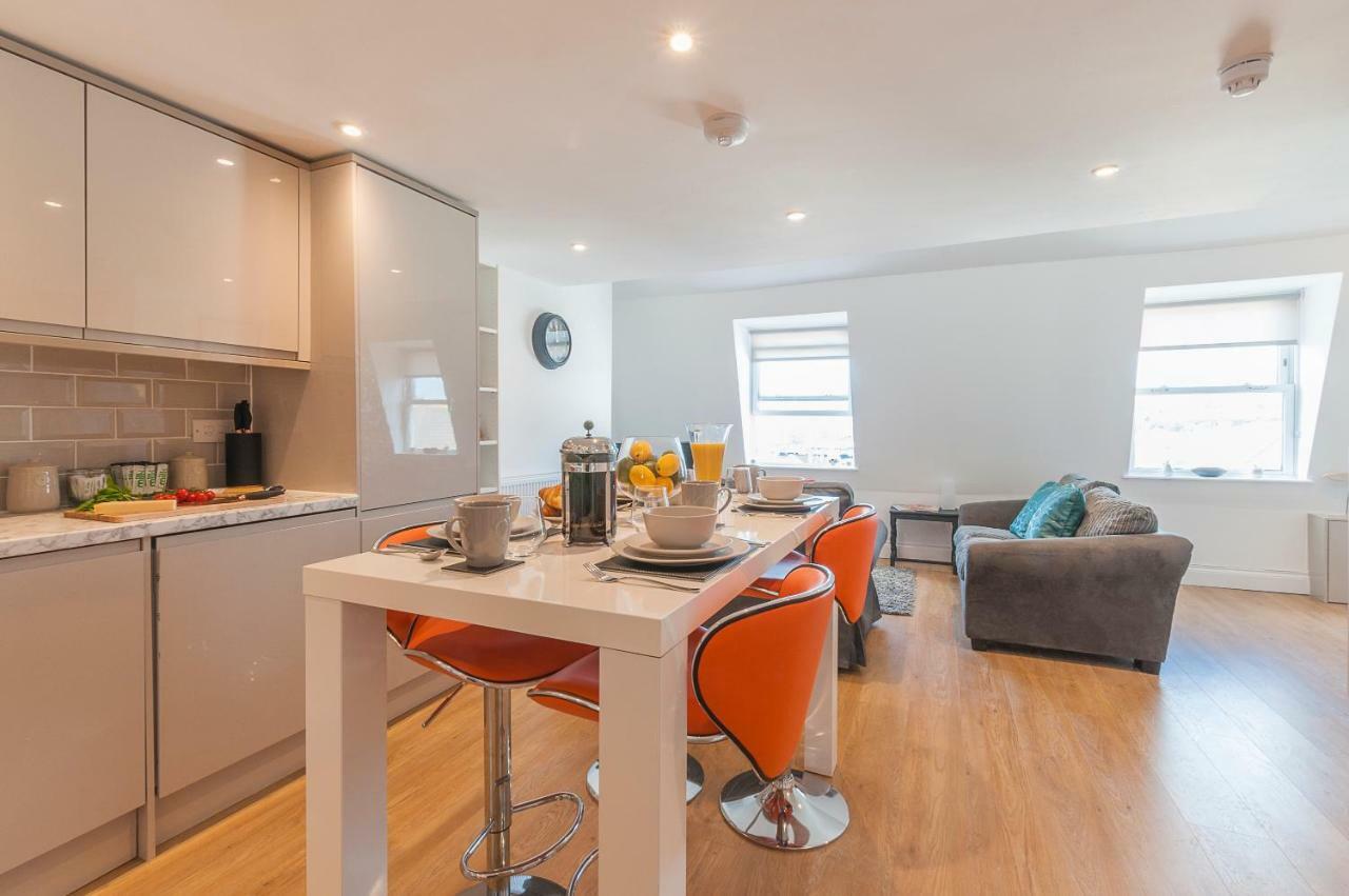 플리머스 Pure B - Exceptional Views Of Tamar & Royal William Yard With Free Parking & Wifi 아파트 외부 사진