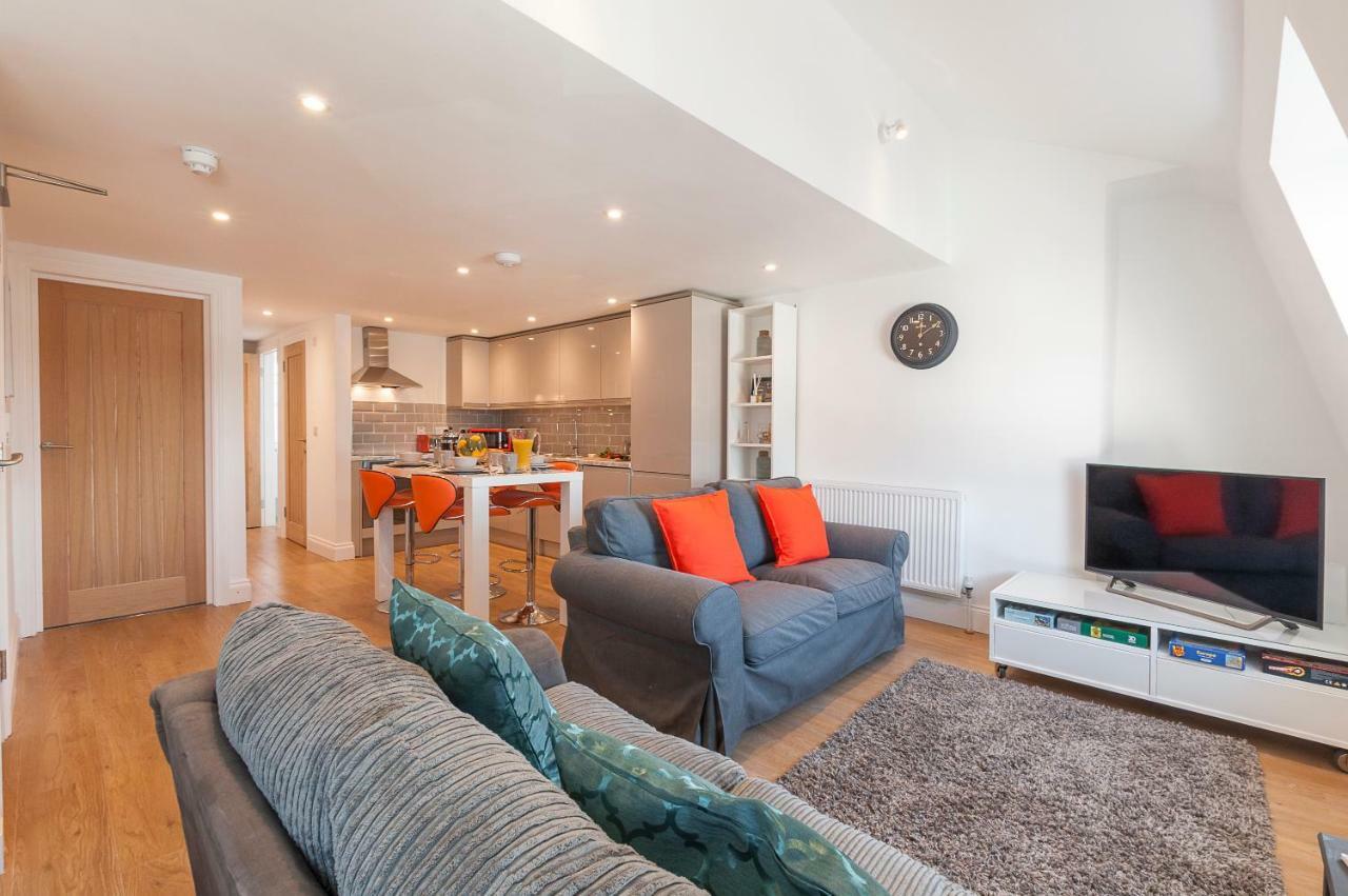 플리머스 Pure B - Exceptional Views Of Tamar & Royal William Yard With Free Parking & Wifi 아파트 외부 사진