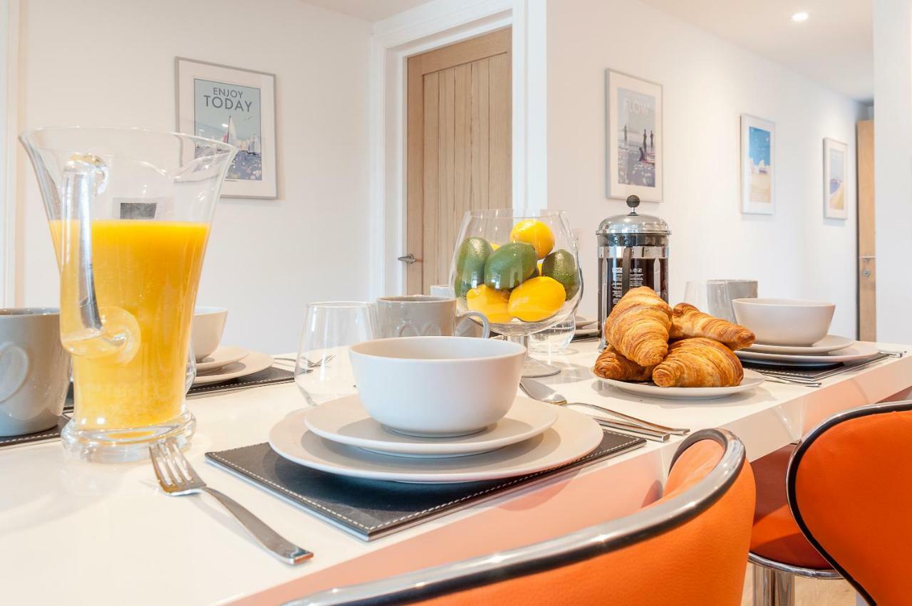 플리머스 Pure B - Exceptional Views Of Tamar & Royal William Yard With Free Parking & Wifi 아파트 외부 사진